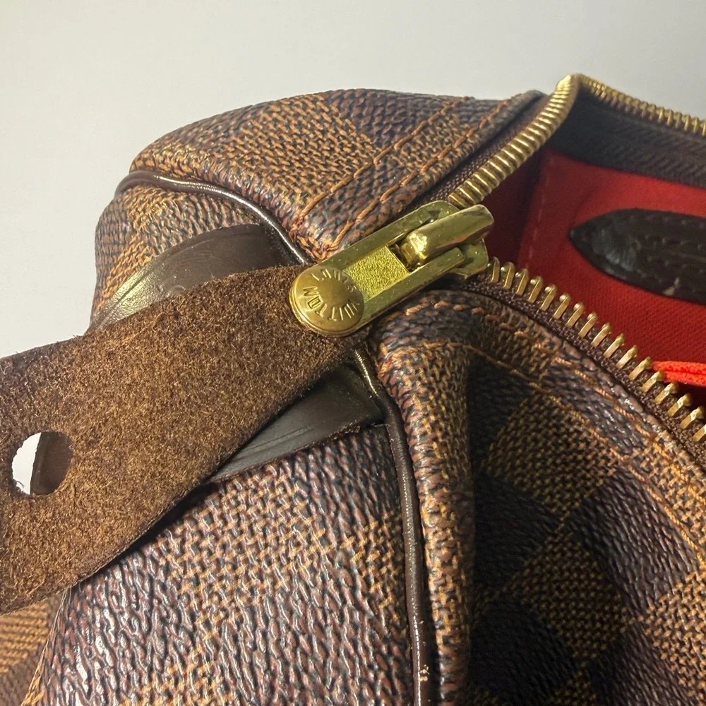 Louis Vuitton Speedy 35 in Damier Ébène